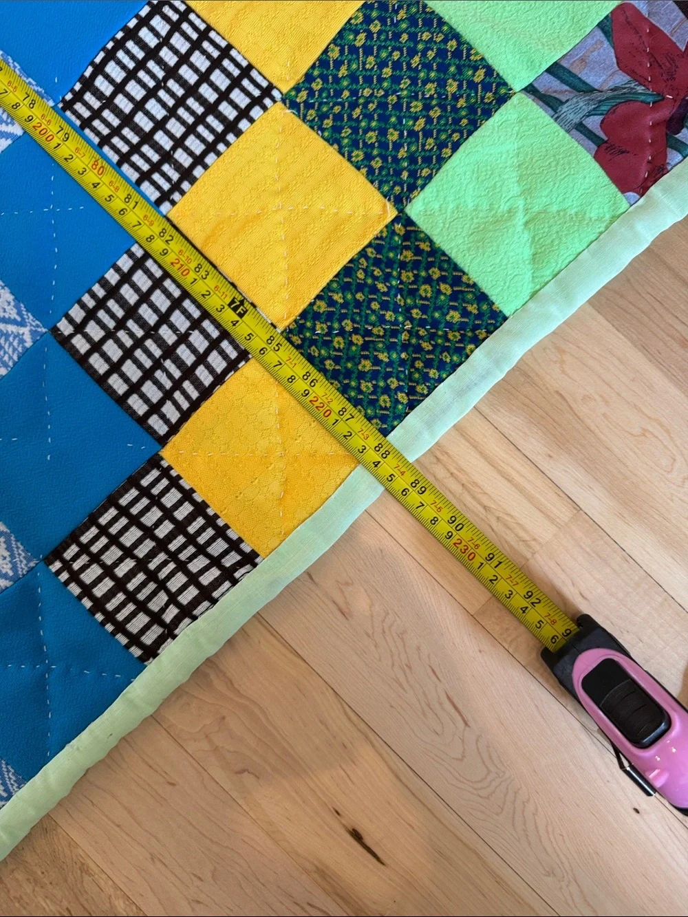 Quilt-Vintage 70’s Patchwork Polyester Bedspread-90” x 70”-Twin/Full-Read